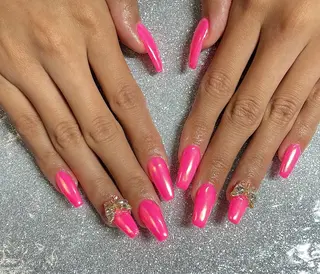 ネイル VIERU 🌈🎀💖のネイルデザイン