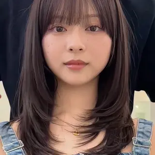 ミディアム カラー 顔周り/レイヤー/ 透明感/みっきーのヘアスタイル