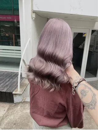 セミロング カラー 韓国ヘア特化💍 tiam💍ブリーチのヘアスタイル