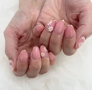 セミロング アンルボネイル&アイラッシュ所属・anlubon /Jr.ネイリストのネイルデザイン