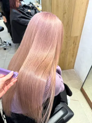 ロング カラー ミルクティー× グレージュMOMOのヘアスタイル