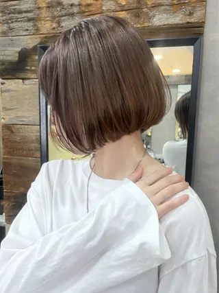ミディアム ボブ/デザインカラー /表参道/新井美有紀のヘアスタイル