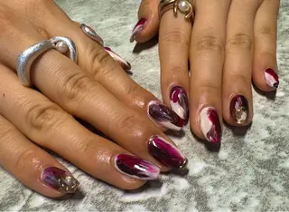 ネイル Mahiru ➰🎀🤍のネイルデザイン