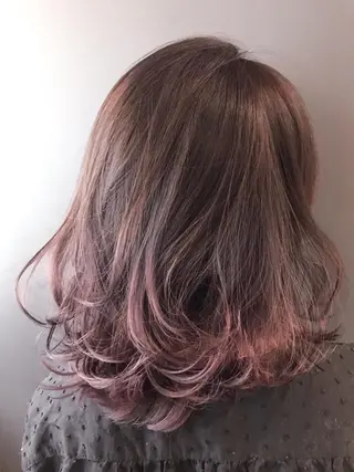 ミディアム カラー BOX mico.のヘアスタイル