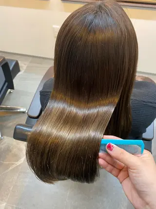 ロング カラー AnFye cinq mille所属・AnFye cinq milleのヘアスタイル