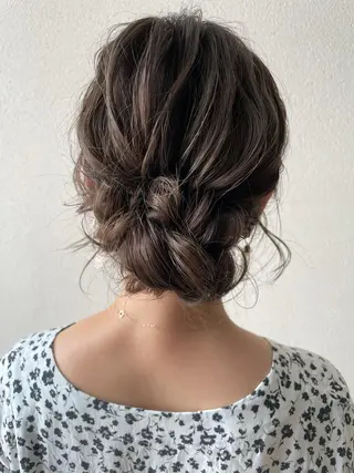 セミロング ヘアアレンジ 沢田 瞳のヘアスタイル