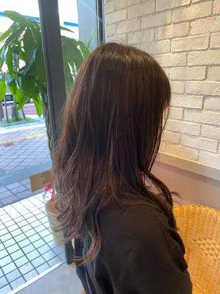 ロング 伊東 彩花のヘアスタイル