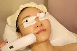 【PourVous】 AYUMIのネイルデザイン