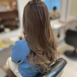 ロング 坂本 璃里杏のヘアスタイル