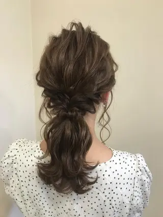 セミロング ヘアアレンジ 沢田 瞳のヘアスタイル