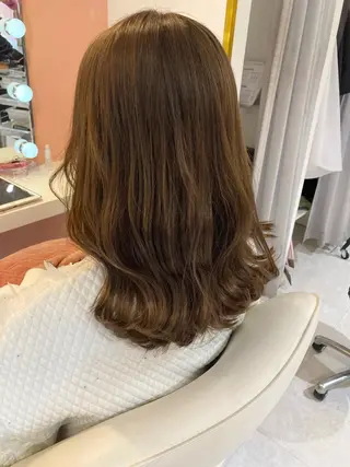 セミロング カラー ヘアアレンジ 山﨑 まなかのヘアスタイル