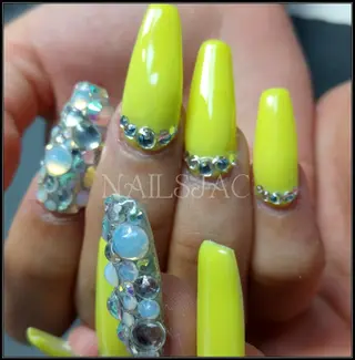 ネイル 島屋 千奈美のネイルデザイン