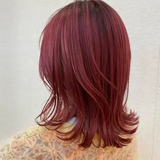 ミディアム カラー 佐藤 彩香のヘアスタイル