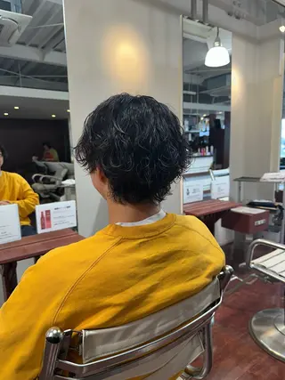 ショート パーマ メンズ TAKUMI  Roots所属・湯本 大介のヘアスタイル