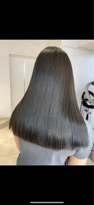 スパイキーショート/ センターパート/奈菜のヘアスタイル