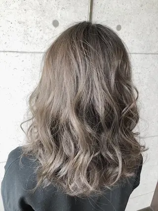 セミロング カラー 福森 みずきのヘアスタイル