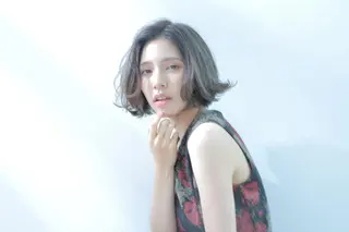 ミディアム due hair 京都駅前店 MILBON オージュア認定サロン【デューヘアー】所属・ハイトーンブリーチ 土坂　由志【京都】のヘアスタイル