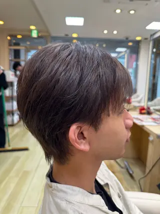 カラー メンズ 中村 真依のヘアスタイル