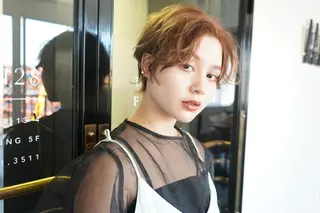 ショート カラー パーマ ヘアアレンジ ベージュ/ダブルカラ ー/新潟駅/青柳萌果のヘアスタイル