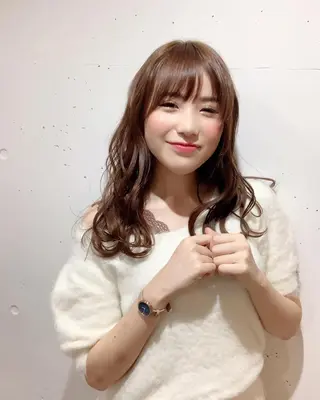 セミロング シンプル+αな デザインを 松崎陸のヘアスタイル