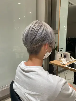 ショート カラー ハイレイヤー/ウルフ 吉田ジョウのヘアスタイル