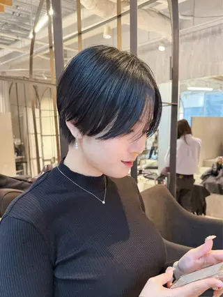 ショート カラー ROAMER スタイリストのヘアスタイル