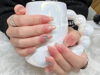 ネイル Amira アイラッシュのマツエク・マツパデザイン