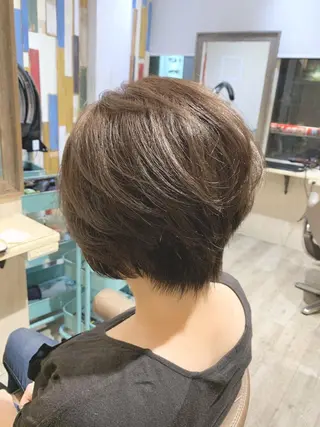 ミディアム カラー 嶋村夏実🌼レイヤー 🌸白髪ぼかしのヘアスタイル