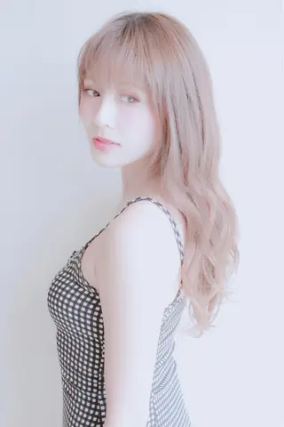 ロング カラー ヤナ マネージャーのヘアスタイル