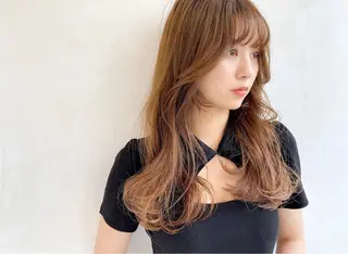 ロング カラー コウ チホウのヘアスタイル