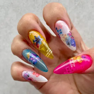 ネイル nail Eclat所属・志賀野 美喜のネイルデザイン