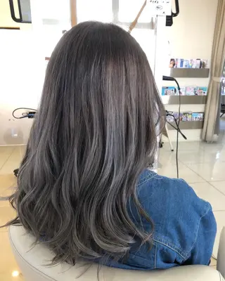 カラー 牧野 佳樹のヘアスタイル