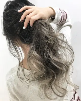ロング カラー siesta by amble luxeのヘアスタイル