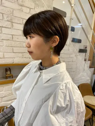 ショート レイヤーカット /透明感/千葉怜寿のヘアスタイル