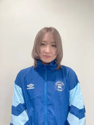 ミディアム カラー Ruriブリーチ 酸性ストレートのヘアスタイル