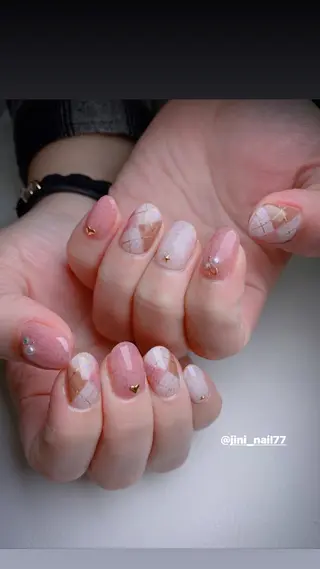 ネイル JINI NAIL所属・ジニ ネイルのネイルデザイン