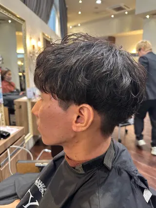 パーマ メンズ フェザーパーマ 安藝颯/メンズカットのヘアスタイル