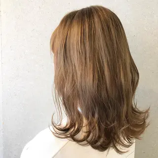 ミディアム カラー chiaki .のヘアスタイル