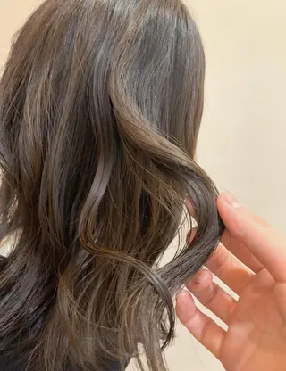 カラー 鈴木 啓介のヘアスタイル