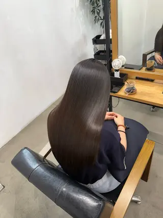 ロング ひろし/髪質改善/ 縮毛矯正/透明感✨のヘアスタイル