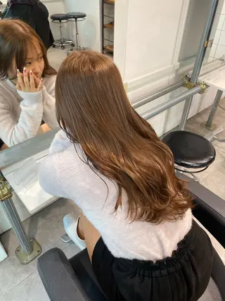 ロング メンズ 艶感ミルクティー🤍 色落ち綺麗🤍ともやのヘアスタイル