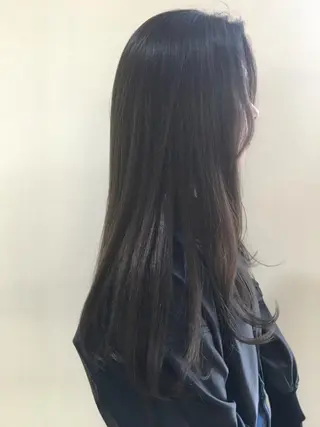 ロング カラー 三浦 瑠璃のヘアスタイル