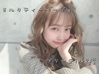 セミロング カラー レイヤーカット 透明感カラーのヘアスタイル