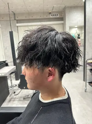 ショート パーマ メンズ ユウ🪄 パーマ指名No1のヘアスタイル