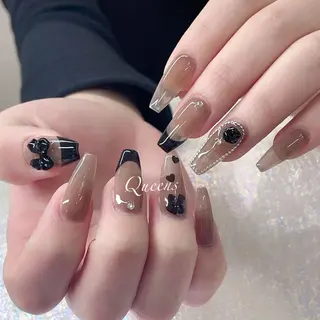 ネイル Queens テイのネイルデザイン