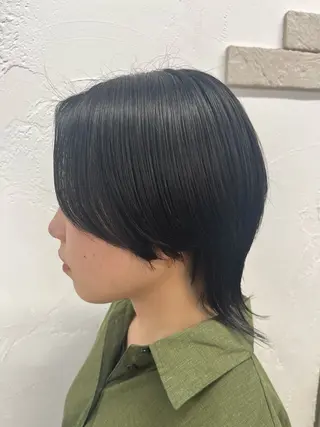 ショート YUZUKI/艶カラ ー/丸みショートのヘアスタイル