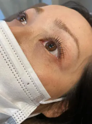 マツエク・マツパ ブリーチなしカラー ダブルカラーエクステのヘアスタイル