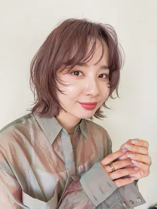 ミディアム カラー 中東 真子のヘアスタイル