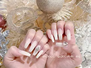 ネイル ✨Nailsalon Vi+✨のネイルデザイン
