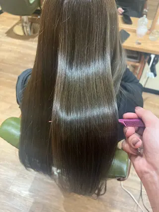 オーストヘアージジ所属・TAI透明カラー 柔らかい縮毛矯正のヘアスタイル